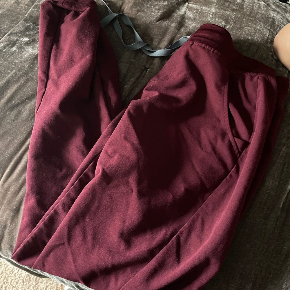 FIG maroon joggers small tall
